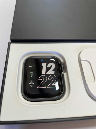 Apple Watch Se 40 Mm, Incluye 5 Correas Originales.