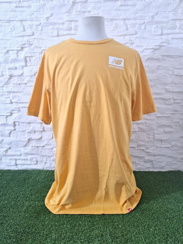 Remera New Balance Essentials Winterized, Amarillo Talle Xxl