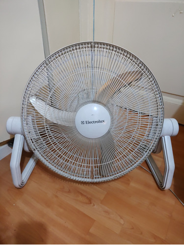 Ventilador Electrolux De Piso O Pared Anda Excelente Urgente