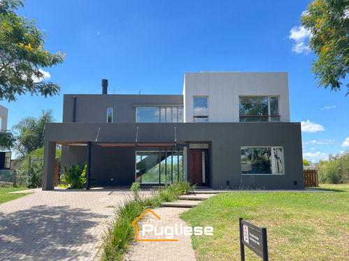 Casa En Venta A Estrenar A Laguna En Barrio Vistas Puertos - Orientacion Norte