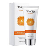 Limpiador Facial Bioaqua Vitamina C Aclara Unifica Manchas Momento De Aplicación Día/noche Tipo De Piel Todo Tipo De Piel