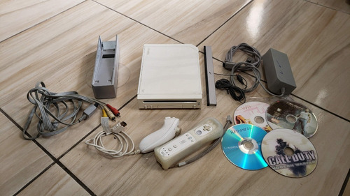 Nintendo Wii Branco Completo Funcionando E Com Chip. H1