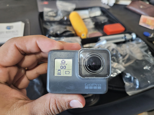 Gopro Hero5 Con Maletin De Accesorios + Bateria Extra + Sd64