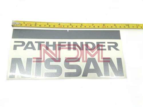 Emblema Trasero Nissan  Nissan Pathfinder 87-95  3.0 337c Foto 3