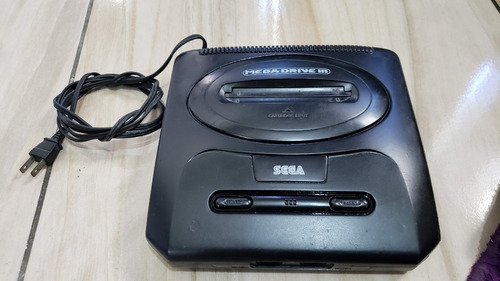 Mega Drive 3 Sem Entrada De Sega Cd Só O Aparelho Funcionando. L15