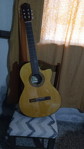 Guitarra Electroacústica Gracia
