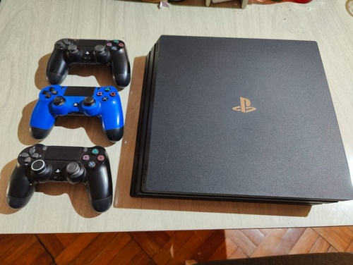 Sony Playstation 4 Pro 1tb Standard Color Negro 3 Controles