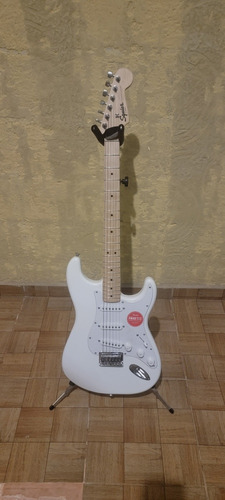 Guitarra Squier By Fender 