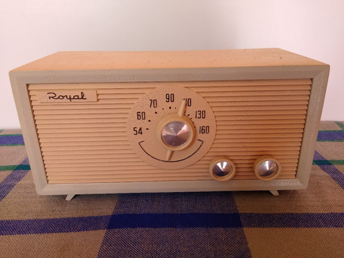 Radio De Bulbos Royal De Los 60s / Para Decoración
