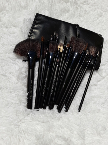 Set De 24 Brochas Make Up For You Profesionales 