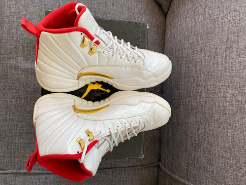 Jordan Retro 12 University Red