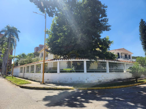 Casa Comercial En Alquiler En La Viña, Este Potencial Inmueble Se Ubica En Esquina De Una Avenidas Principal De Alto Tráfico, Punto Comercial Con Mucha Visibilidad. Tambien En Venta Ref. 900.000 Gf - Imagen 3