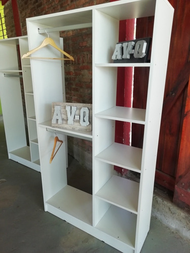 Mueble Exhibidor Perchero Comercial Mostrador De Ropa Barral