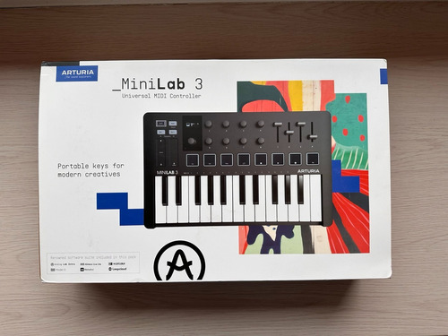 Minilab 3 Controlador Midi 25 Teclas Color Negro