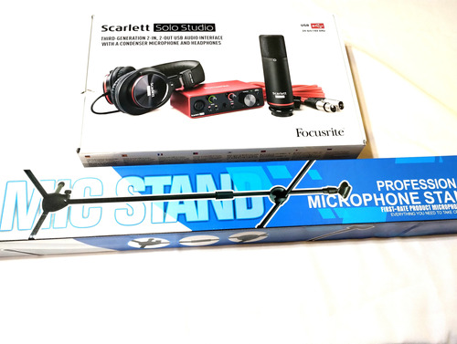 Kit Focusrite Scarlett Solo Studio 2x2 3a Gen. Mas Pie Mic.