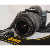  Nikon D3200 + Lente 18-55mm + Tripode + Flash Nissin + Acc
