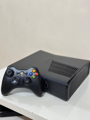 Console Xbox 360s Modelo 1439 Travado.