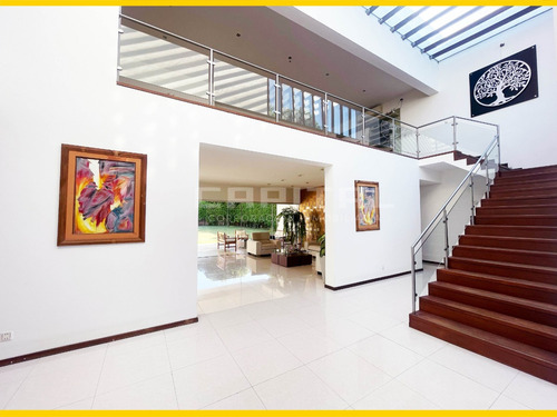 En Condominio Colinas Del Urubo Ii Vendo Hermosa Casa - Imagen 2