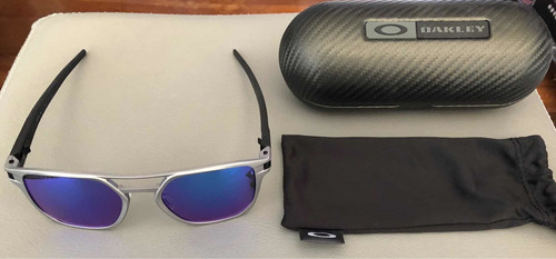 Óculos De Sol Oakley Latch Alpha Light Gunmetal Polarizado