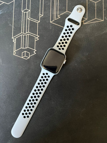 Apple Watch Nike (gps) Series 6 40mm - Silver Aluminum Case