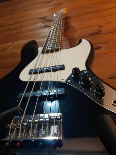 Baixo Fender Squier 5 Cordas Affinity Jazz Bass V 