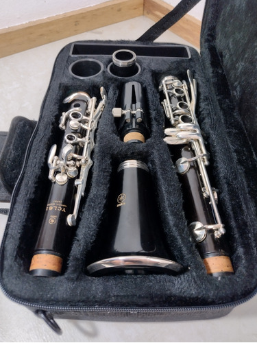 Clarinete Yamaha Ycl-61 