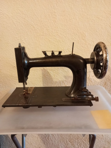 Cabezal Antiguo De Maquina De Coser 