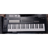 Novation Launchkey 49 Mk3 - Teclado Controlador Midi