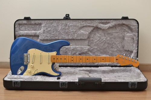 Guitarra Fender® Am Ultra Cobra Blue (pix 14.995)