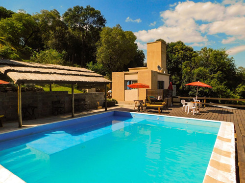 Cabañas En Venta En Río Ceballos . Cuatro Unidades , Pileta , Cocheras . Camino Al Cuadrado - Imagen 4