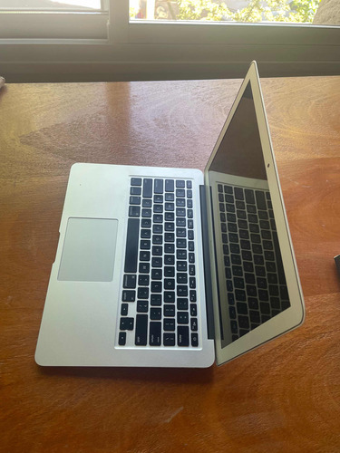 Macbook Air 2017 8 Gb Ram I5 500 Gb Impecable Batería Nueva