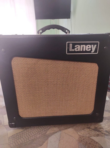 Amplificador De Guitarra Valvular Laney Cub12