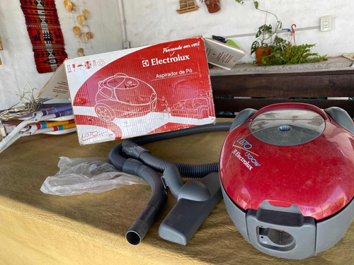 Aspiradora Electrolux Modelo Listo 1300w