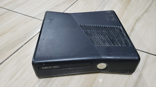 Xbox 360 Slim Só O Aparelho Sem Nada E Tá Funcionando Mas A Gaveta Não Abre. G41