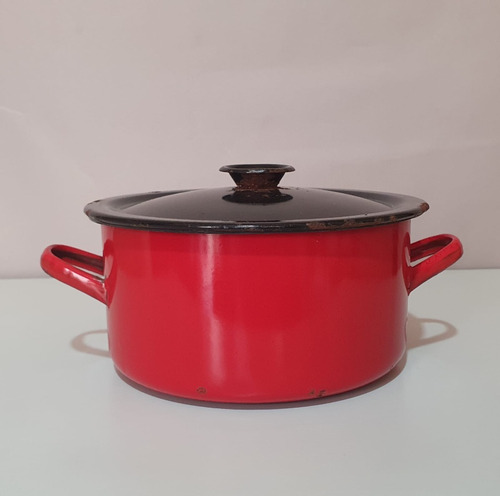 Olla Roja Enlozada Antigua 18 Cm Con Tapa