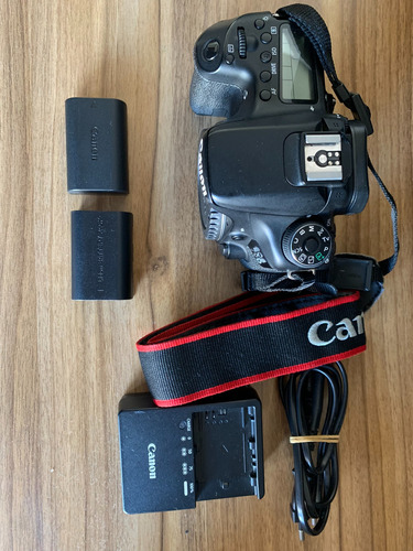 Canon Eos 70d + 2 Baterias + Cargador Original