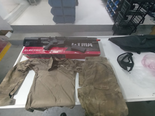 Rifle Airsoft M4 Cyma Elétrico E Fardamento Titan