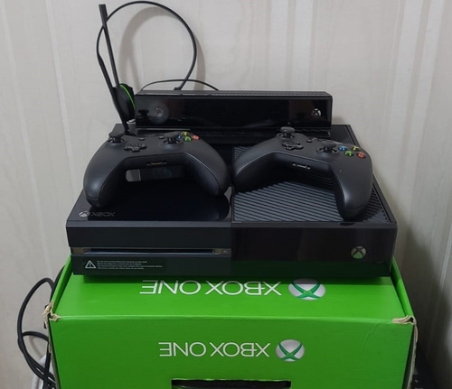 Xbox One 500gb + 3 Jogos + Kinect + 2 Controles