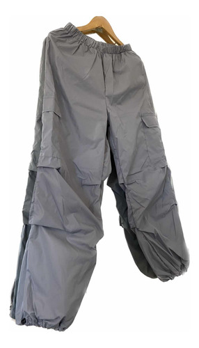 Pantalón Parachute Rompevientos Cargo Sire Gris Claro Unisex