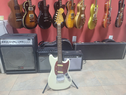 Guitarra Fender Mustang Japan