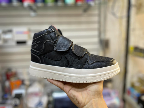 Tenis Jordan 1 Bota Negros