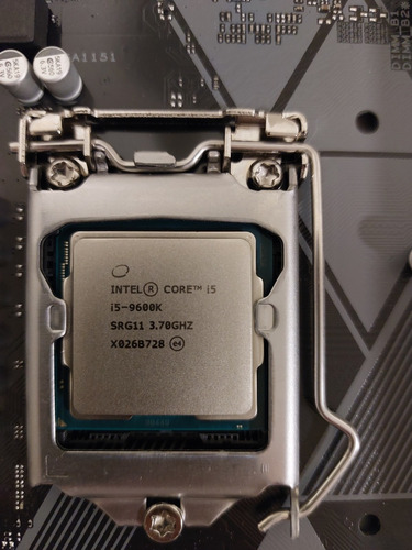 Procesador Gamer Intel Core I5-9600k De 6 Núcleos Y  4.6ghz