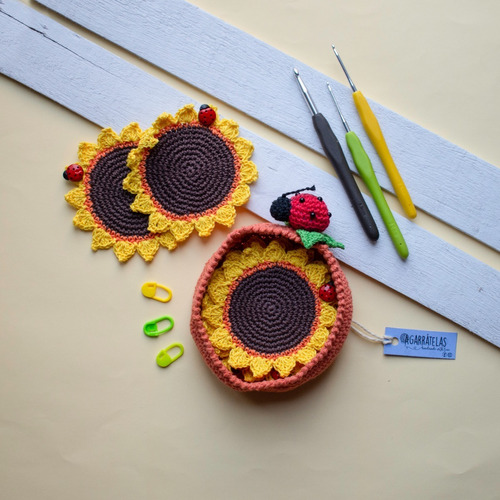 Posavasos Tejidos Al Crochet / Set De 6 + Funda (girasoles)