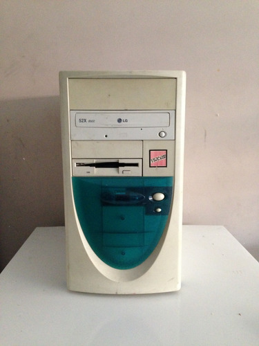 Computador Antigo Vendo No Estado