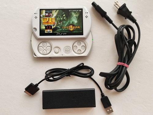 Consola Psp Go Playstation Sony Portable Blanco + Juegos