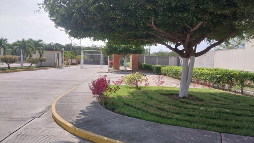 %$# Bella Casa En Venta En Terrazas De La Ensenada, Tipo Townhouse, Vigilancia 24 Horas, Bellas Areas Sociales , Conjunto Con Pozo Propio De Agua, En Obra Blanca, Ideal Para Remodelar. Esther Vende! - Imagen 2