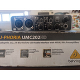 Beringher U-phoria Umc202