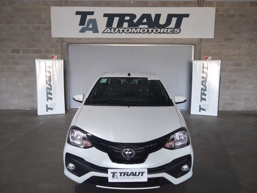 Toyota Etios Xls Mt 1.6 4p Blanco Perlado 2023 Traut