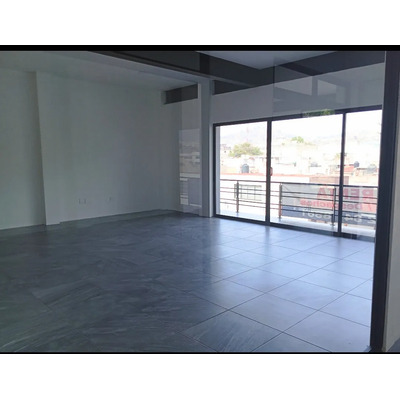 Renta De Oficinas O Locales Comerciales Nuevos Dentro De Plaza Comercial Cerca Al Centro De Toluca