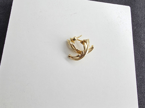 Aretes De Oro Amarillo 14k Hechura Moderna .27